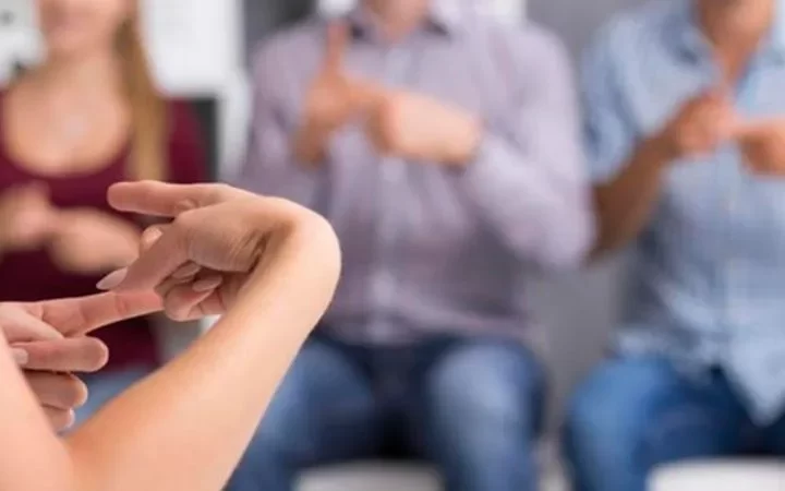 Privación lingüística: el caso de la lengua de señas
