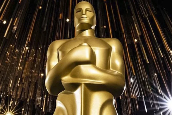 Photo of the 2020 Oscar statuette.