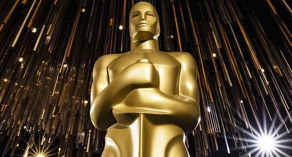 Photo of the 2020 Oscar statuette.
