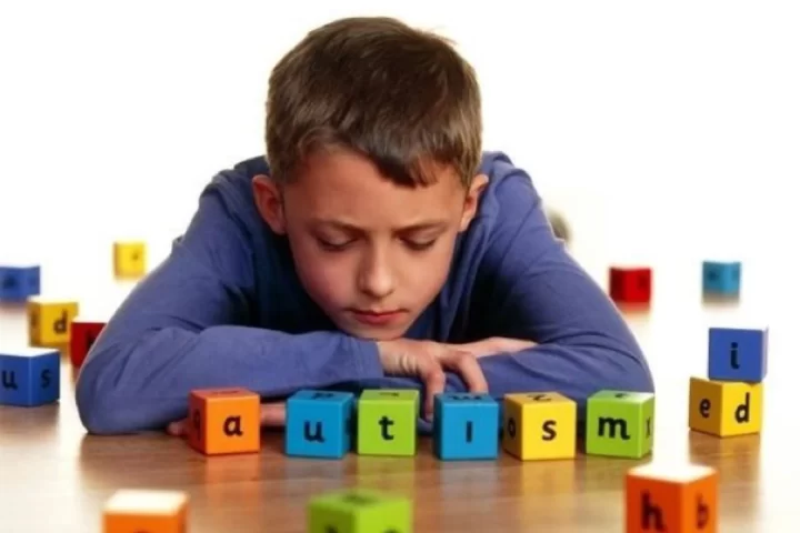 ¿Por qué hay más casos de autismo diagnosticados en hombres?